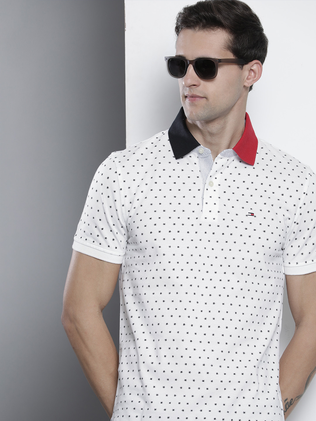 

Tommy Hilfiger Men White & Black Printed Pure Cotton Polo Collar T-shirt