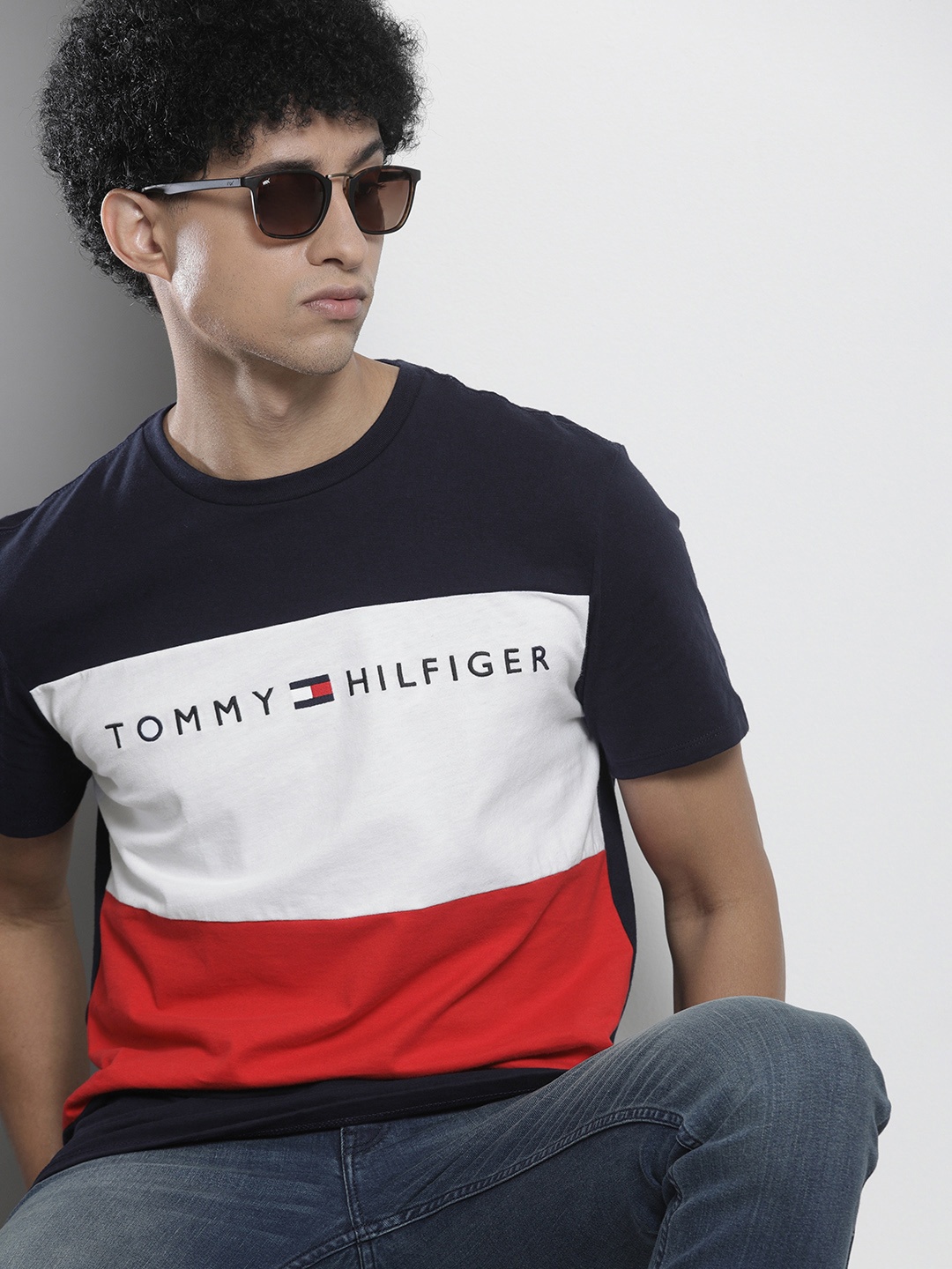 

Tommy Hilfiger Men Navy Blue & Off White Pure Cotton T-shirt