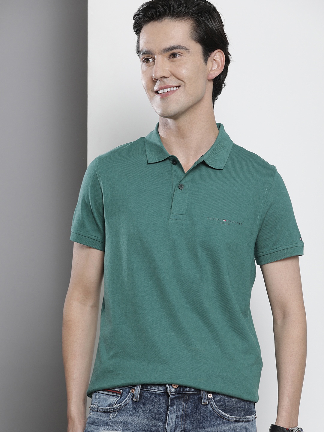 

Tommy Hilfiger Men Green Polo Collar Slim Fit T-shirt