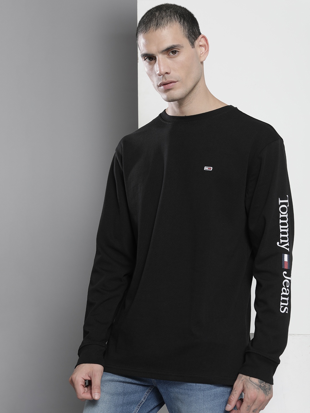 

Tommy Hilfiger Men Black Solid Brand Logo Embroidered Pure Cotton T-shirt