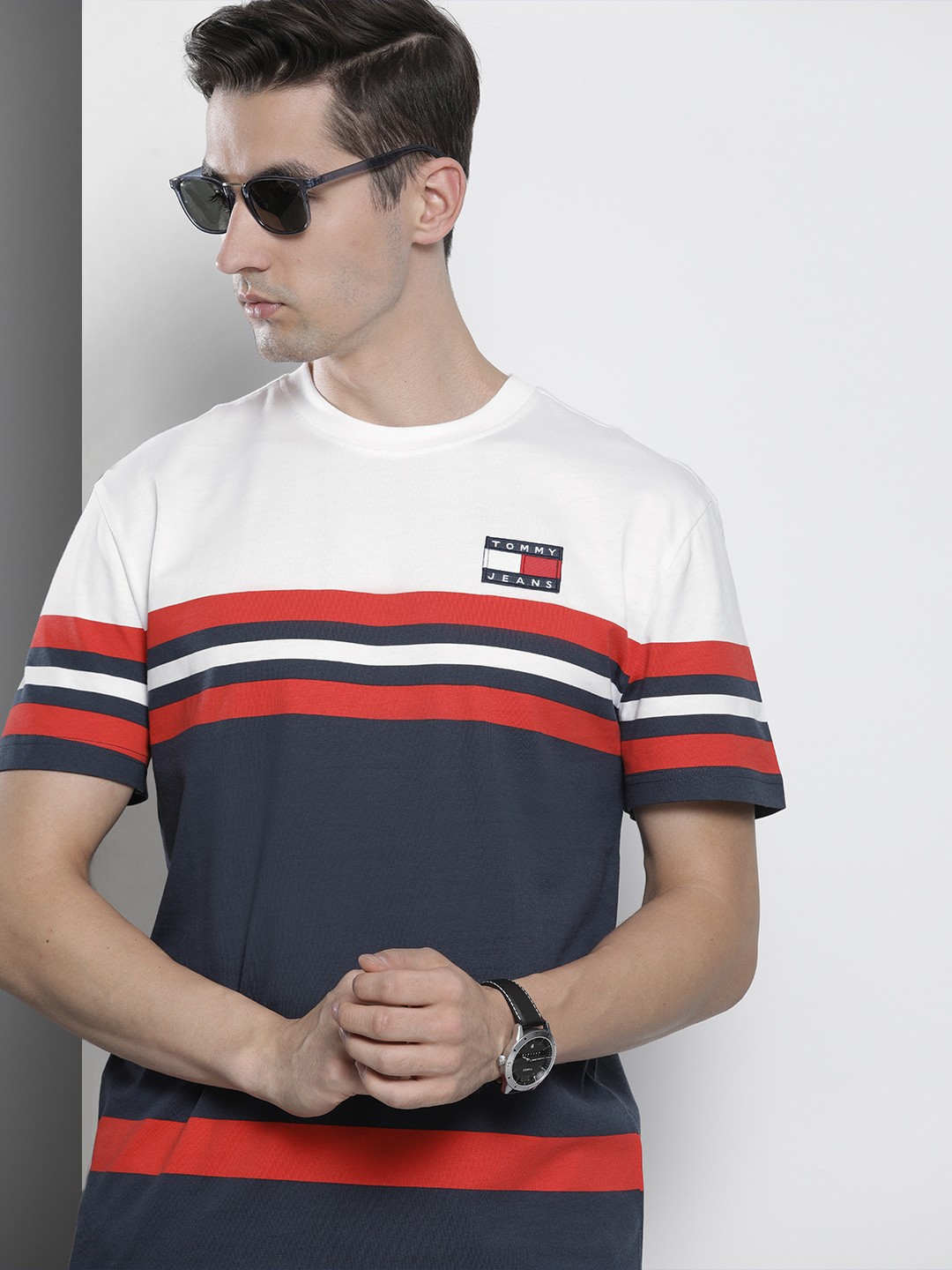 

Tommy Hilfiger Men Navy Blue & White Colourblocked Pure Cotton Casual T-shirt