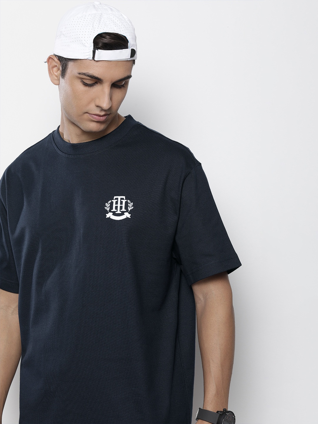 

Tommy Hilfiger Men Navy Blue Brand Logo Embroidered Detail Pure Cotton T-shirt
