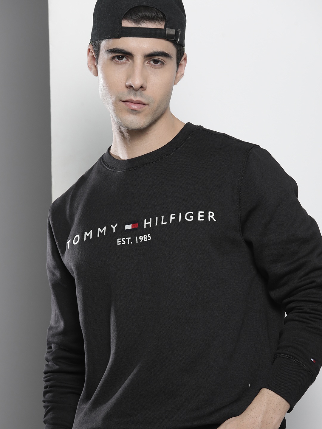 

Tommy Hilfiger Men Black Brand Logo Embroidered Pullover Sweatshirt
