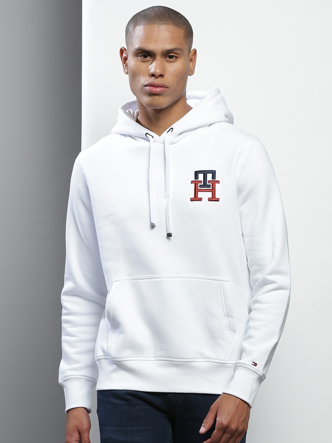 

Tommy Hilfiger Men White Embroidered Hooded Cotton Sweatshirt