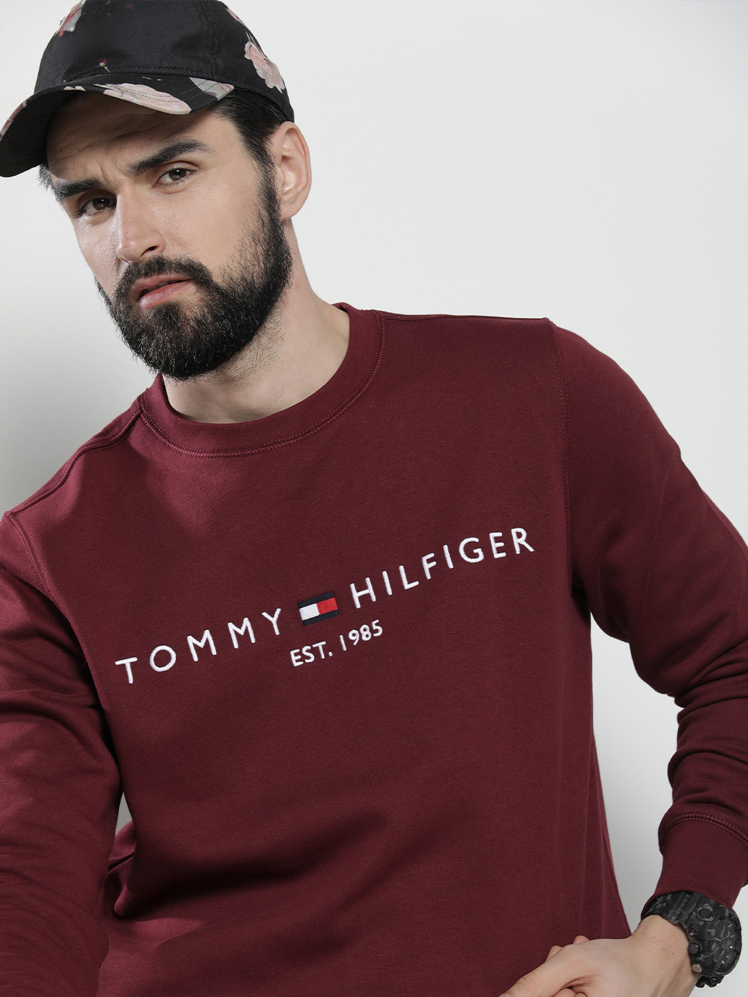

Tommy Hilfiger Men Burgundy Brand Logo Embroidered Sweatshirt