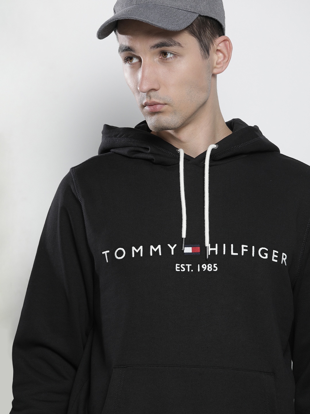 

Tommy Hilfiger Men Black Brand Logo Embroidered Hooded Sweatshirt