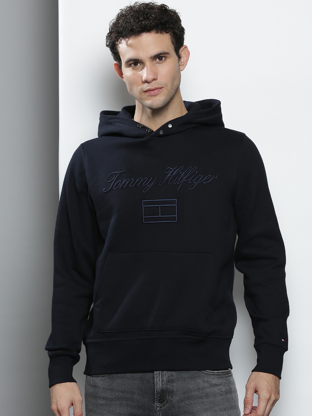 

Tommy Hilfiger Men Navy Blue Embroidered Hooded Sweatshirt
