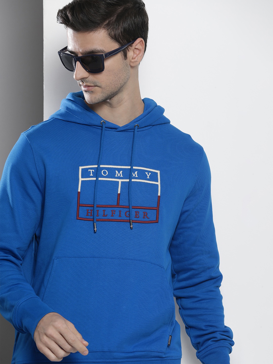 

Tommy Hilfiger Men Blue Printed Hooded Organic Cotton Sweatshirt