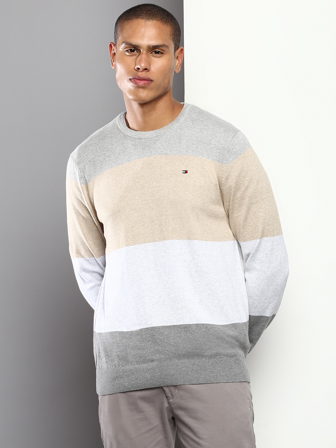 

Tommy Hilfiger Men Colourblocked Pullover, Beige