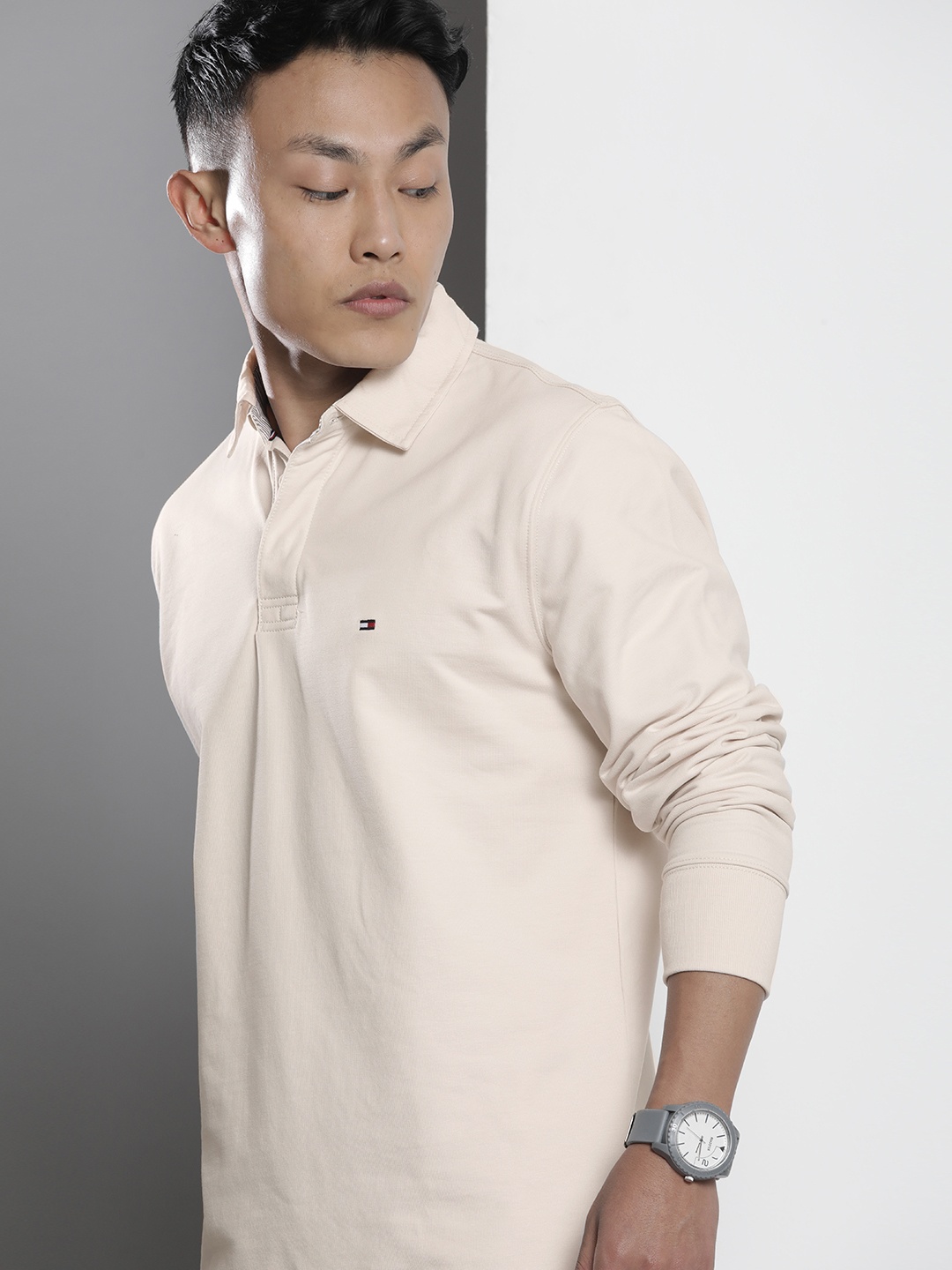 

Tommy Hilfiger Men Off White Polo Collar Sweatshirt