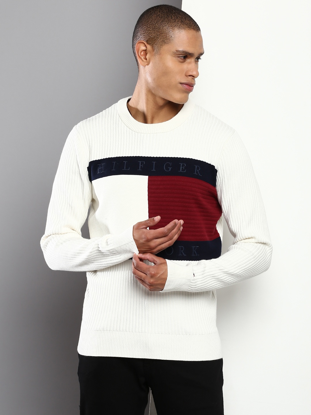 

Tommy Hilfiger Men Typography Pullover, White