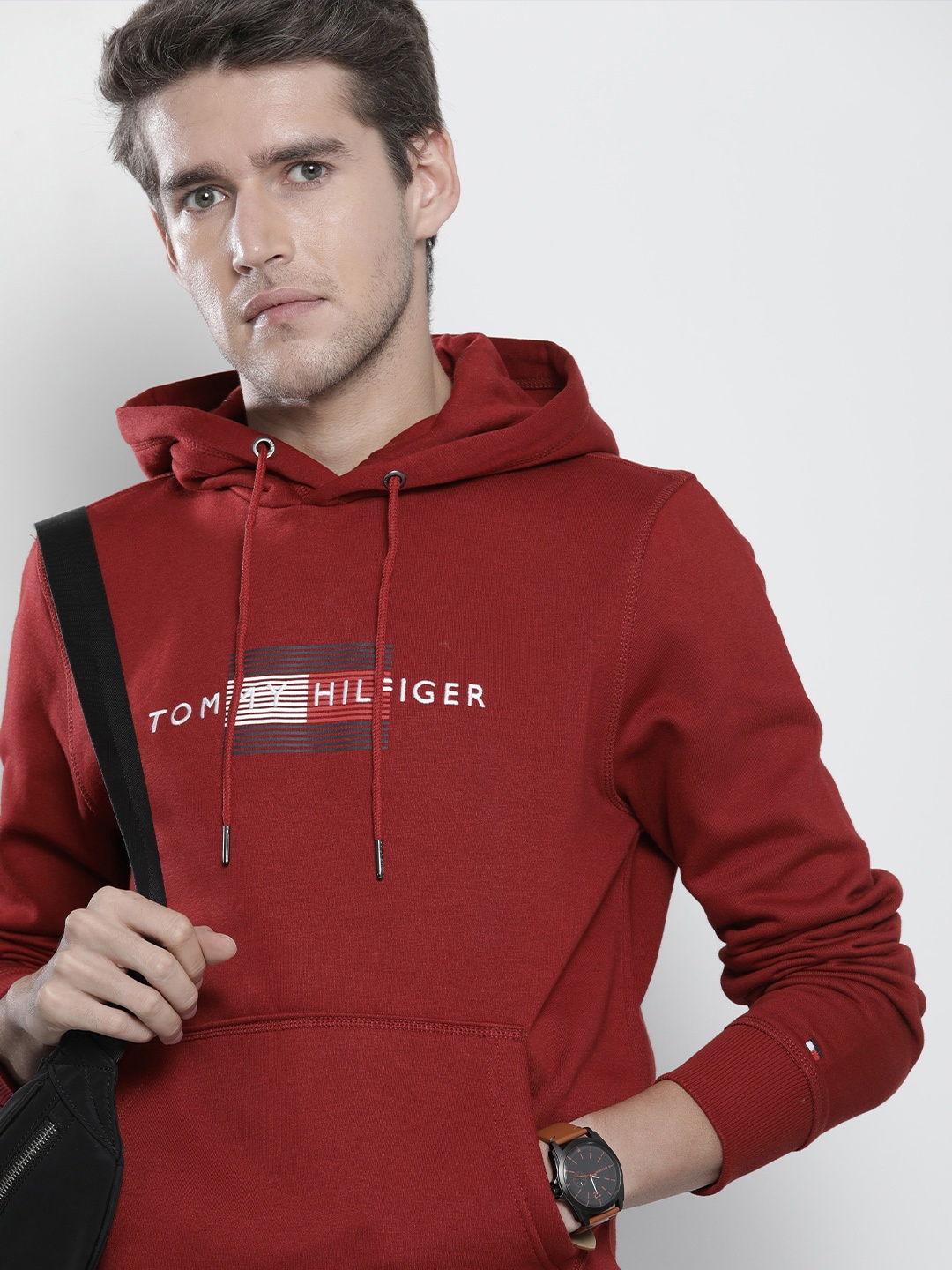 

Tommy Hilfiger Men Red Brand Logo Embroidered Hooded Sweatshirt