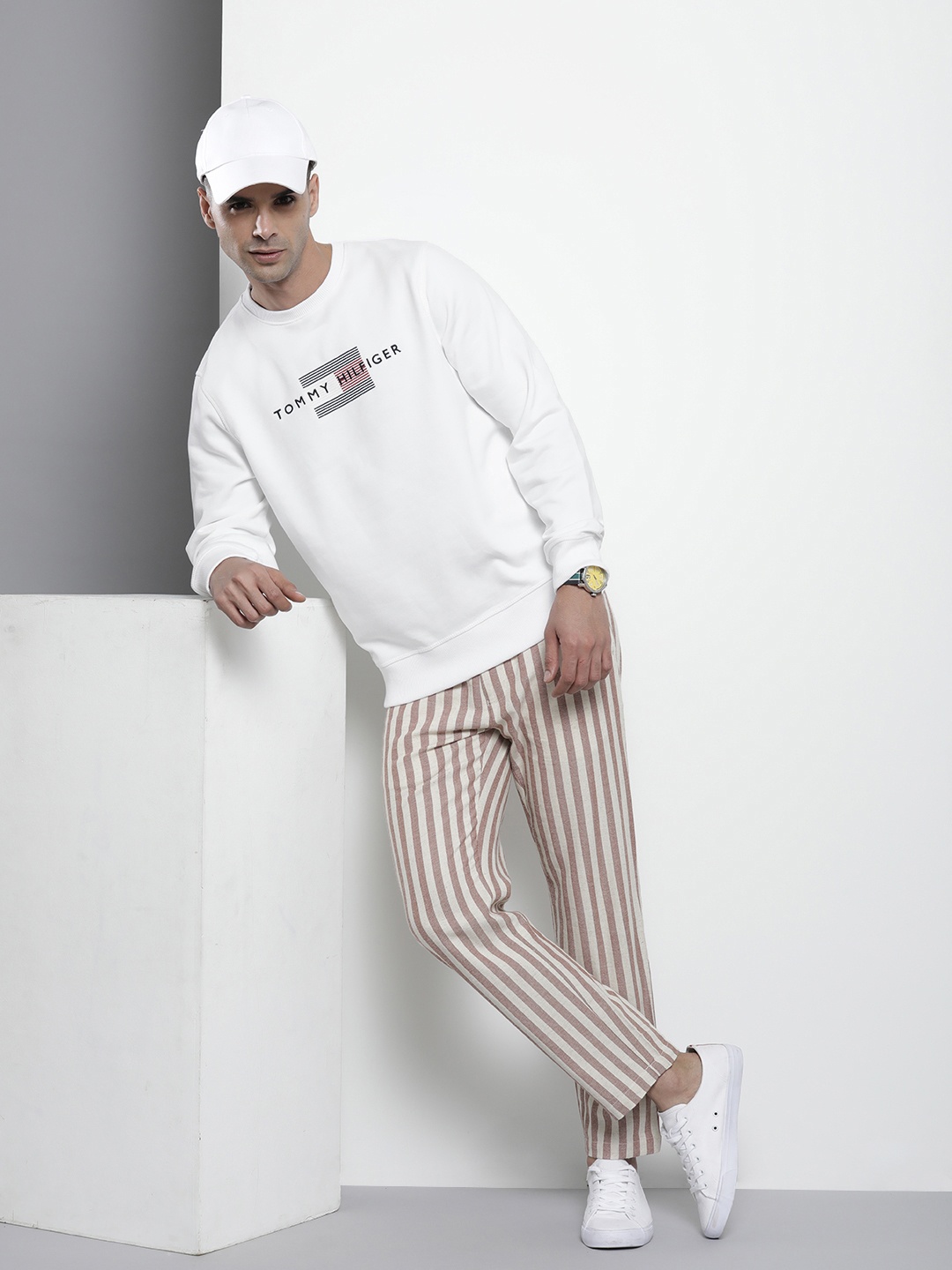 

Tommy Hilfiger Men White Striped Brand Logo Sweatshirt