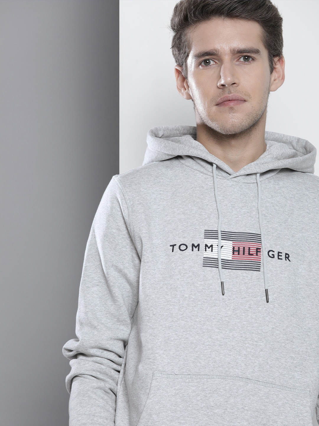 

Tommy Hilfiger Men Grey Brand Logo Embroidered Hooded Sweatshirt