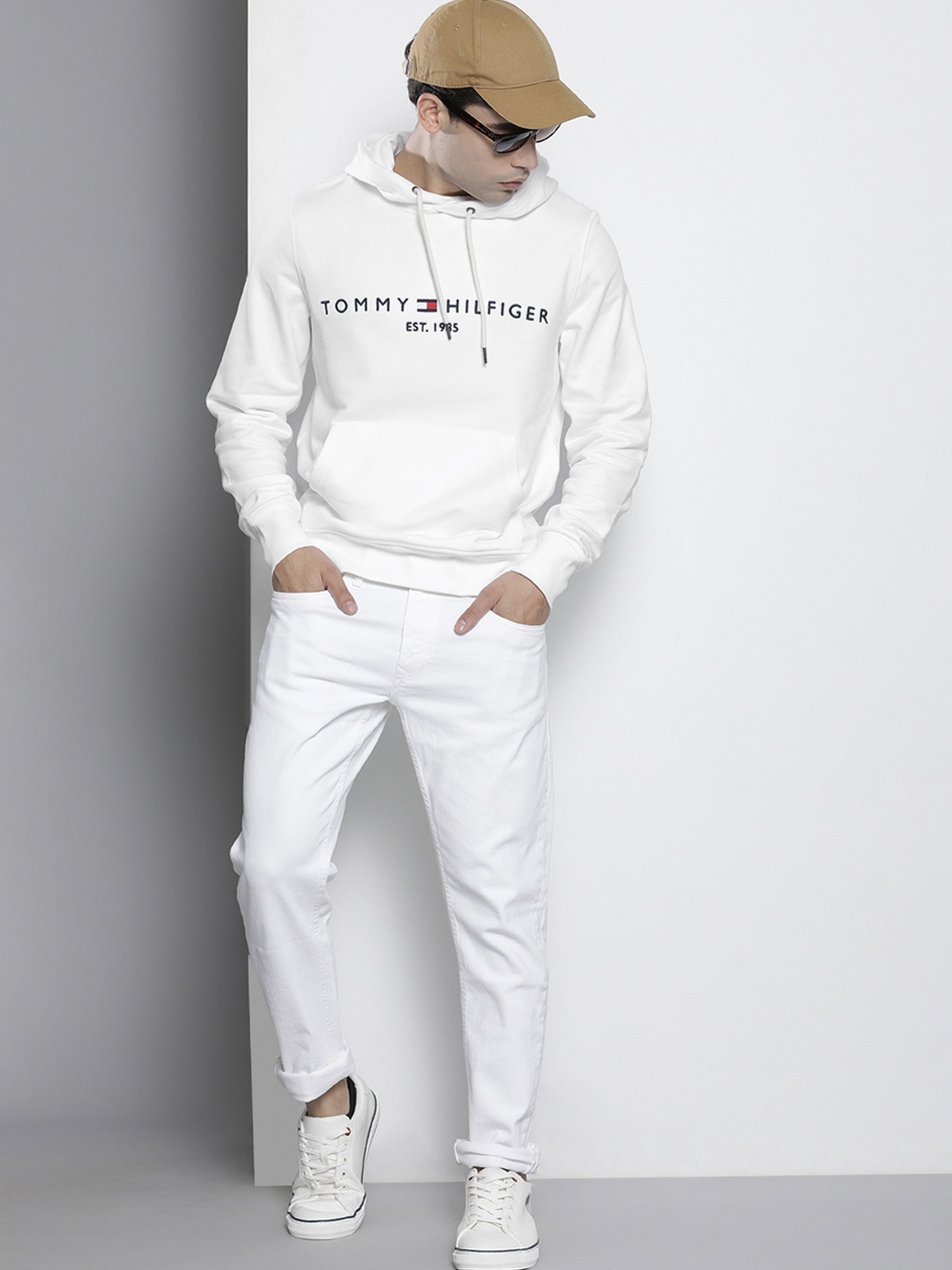 

Tommy Hilfiger Men White & Navy Blue Embroidered Hooded Sweatshirt