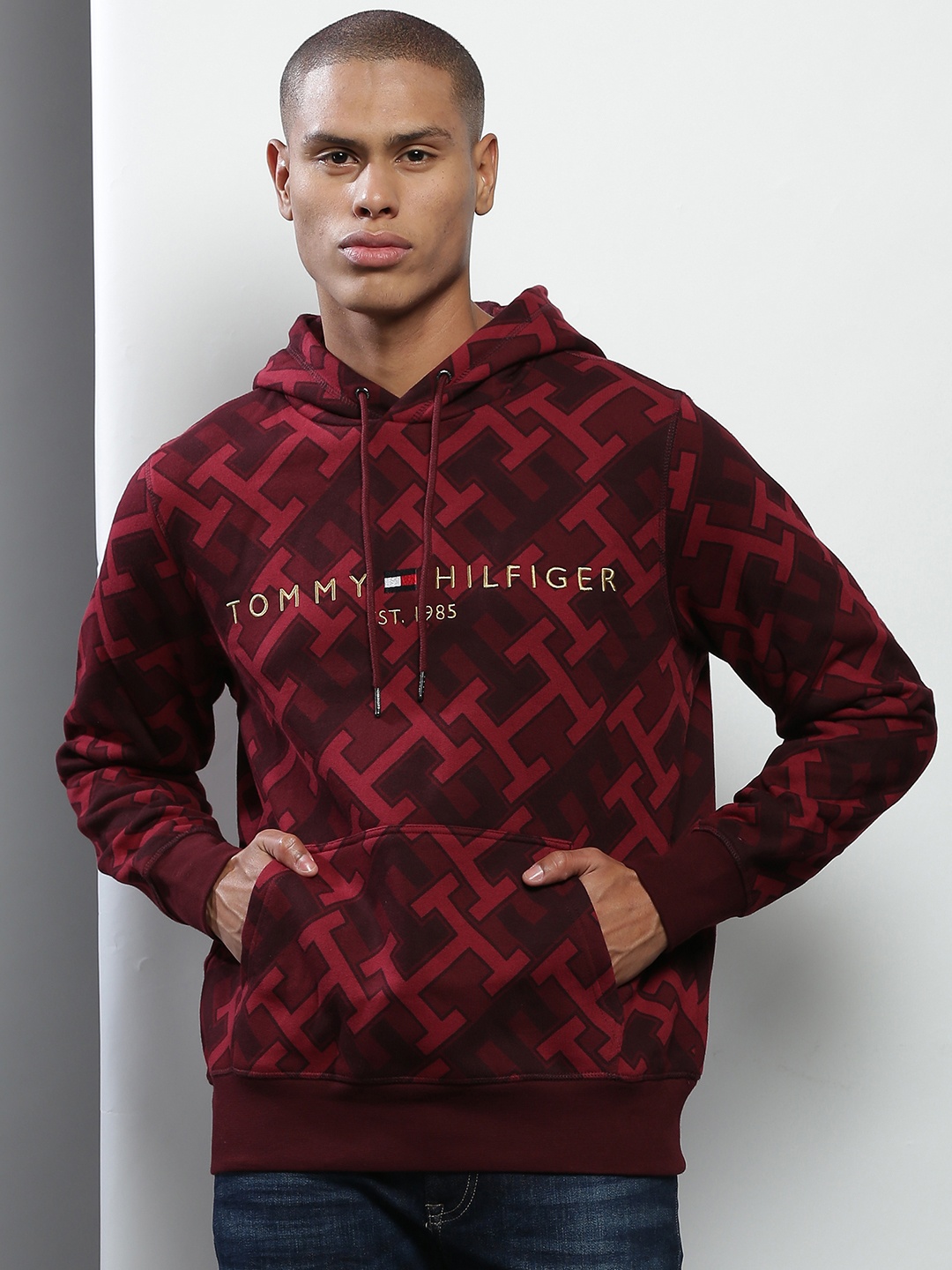 

Tommy Hilfiger Men Maroon Printed Cotton Hooded Sweatshirt