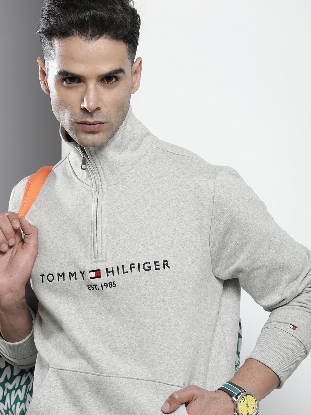 

Tommy Hilfiger Men Grey Brand Logo Embroidery Sweatshirt