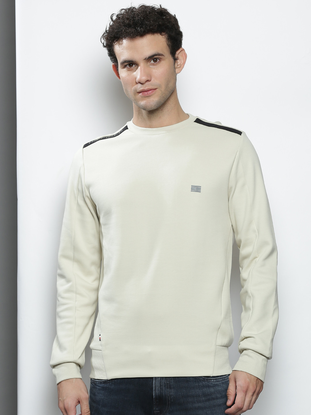 

Tommy Hilfiger Men Beige Round Neck Pullover