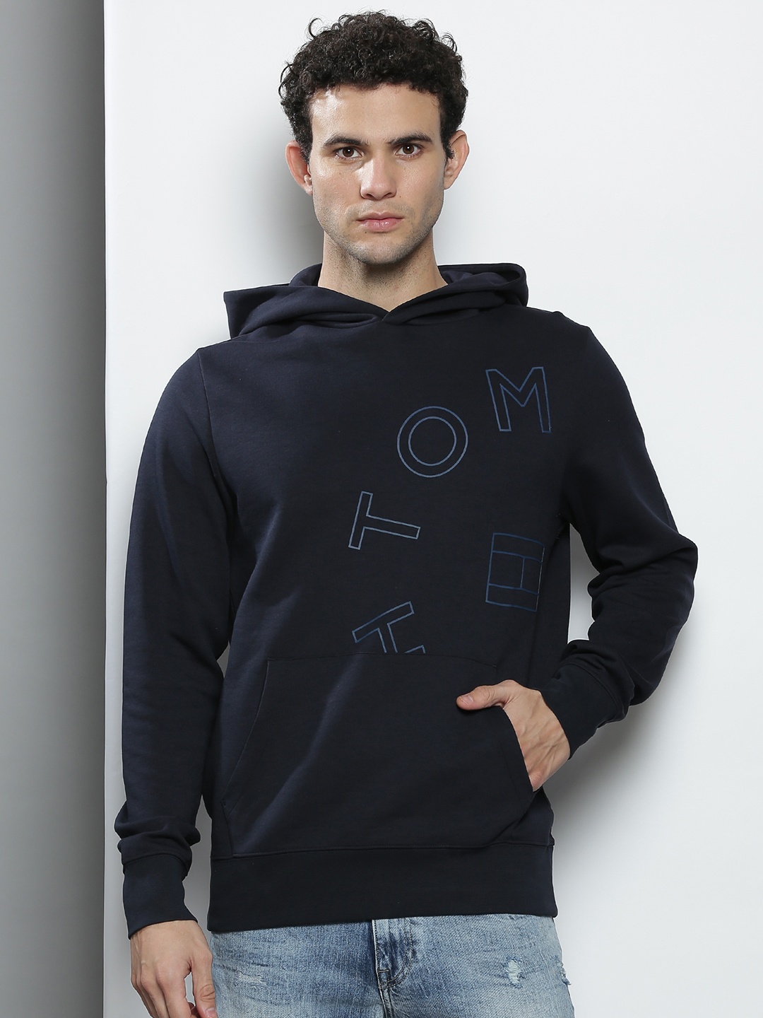 

Tommy Hilfiger Men Navy Blue Brand Logo Print Hooded Sweatshirt