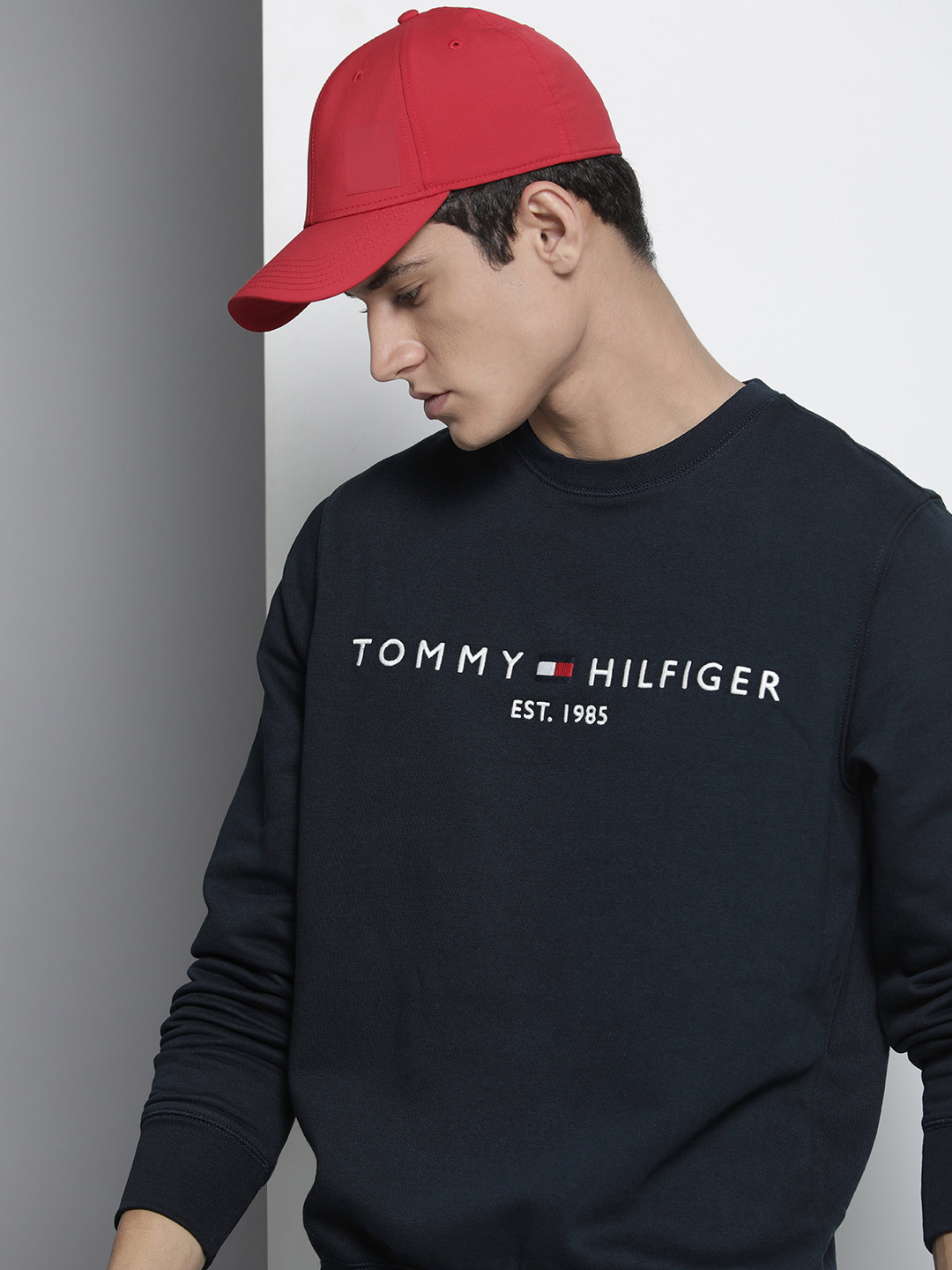 

Tommy Hilfiger Men Navy Blue Printed Sweatshirt