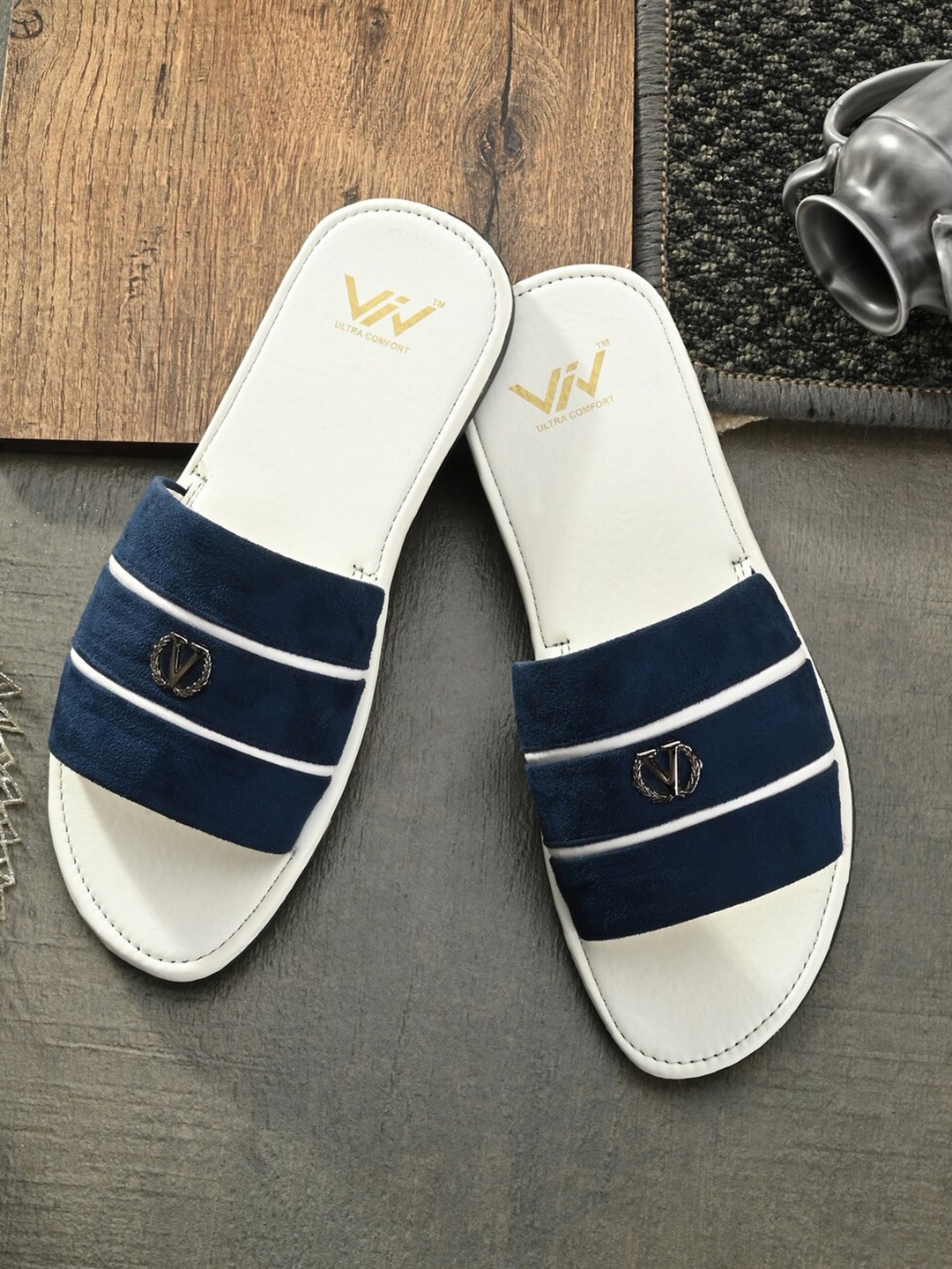 

VIV Men Blue & White Sliders