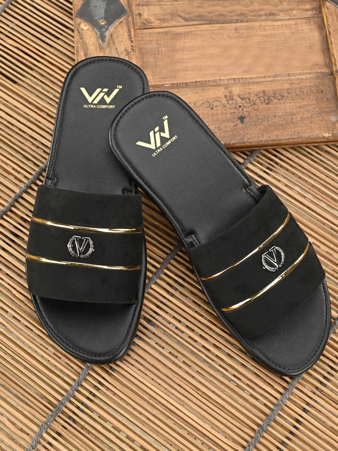 

VIV Men Black & Gold-Toned Sliders