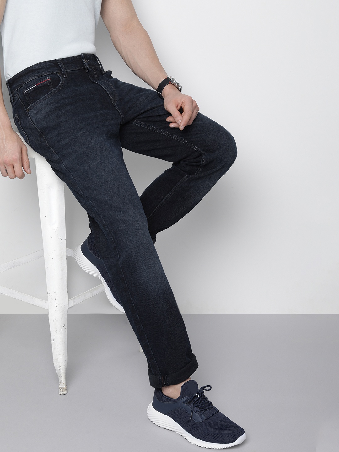 

Tommy Hilfiger Men Black Straight Fit Clean Look Stretchable Jeans