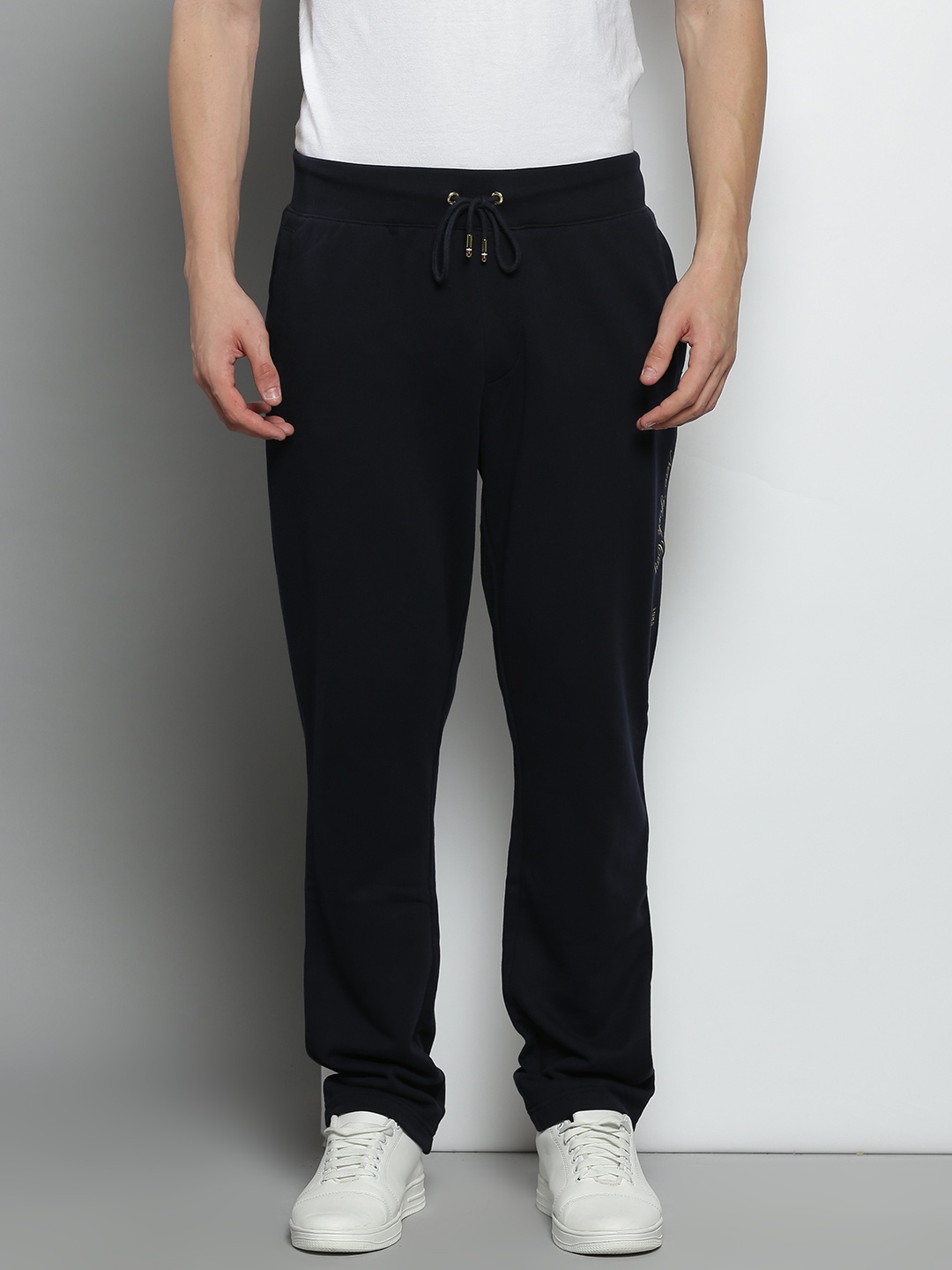 

Tommy Hilfiger Men Navy Blue Solid Cotton Joggers with Side Taping