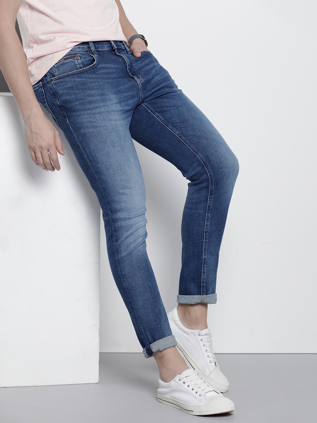 

Tommy Hilfiger Men Slim Fit Heavy Fade Stretchable Jeans, Blue