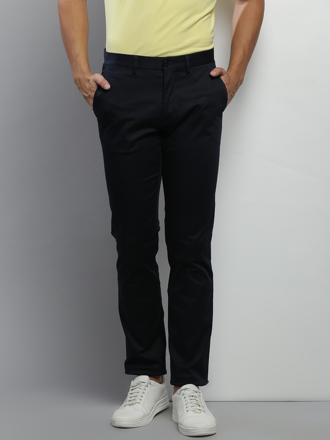 

Tommy Hilfiger Men Navy Blue Solid Cotton Trousers