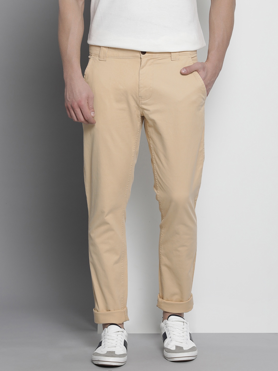 

Tommy Hilfiger Men Beige Solid Slim Fit Chinos