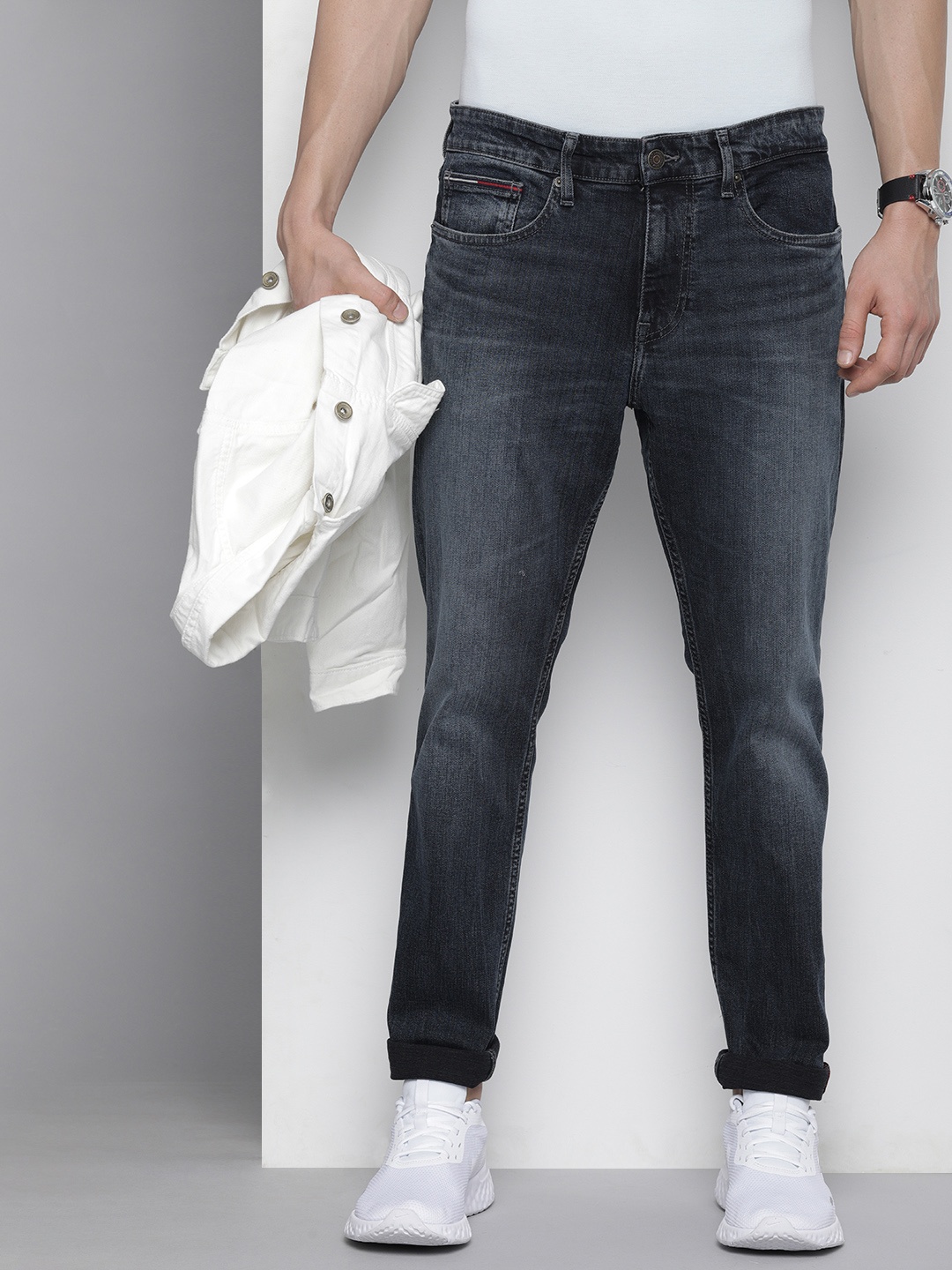 

Tommy Hilfiger Men Black Slim Fit Light Fade Clean Look Stretchable Jeans