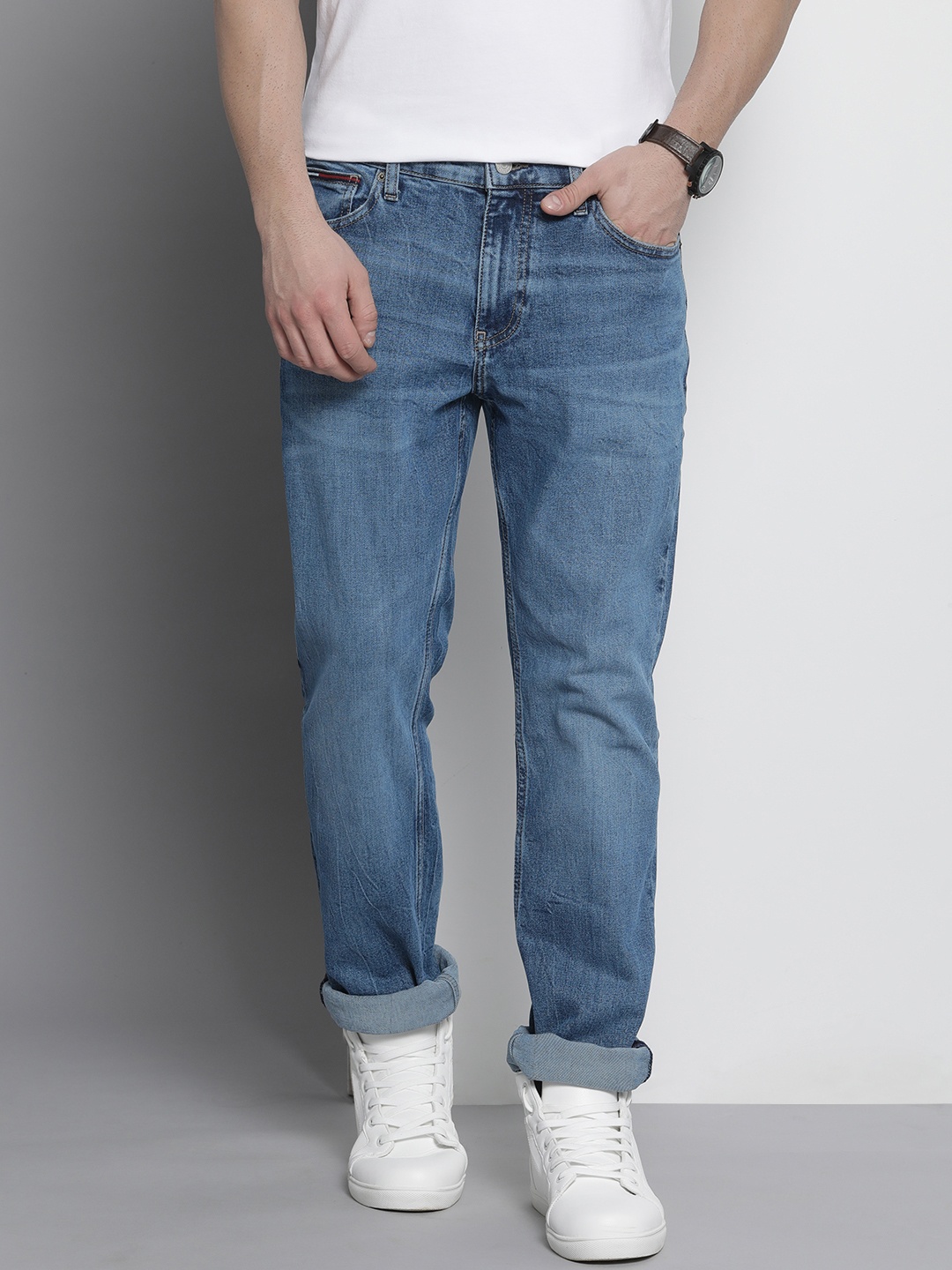 

Tommy Hilfiger Men Blue Ryan Straight Fit Mid-Rise Light Fade Stretchable Jeans