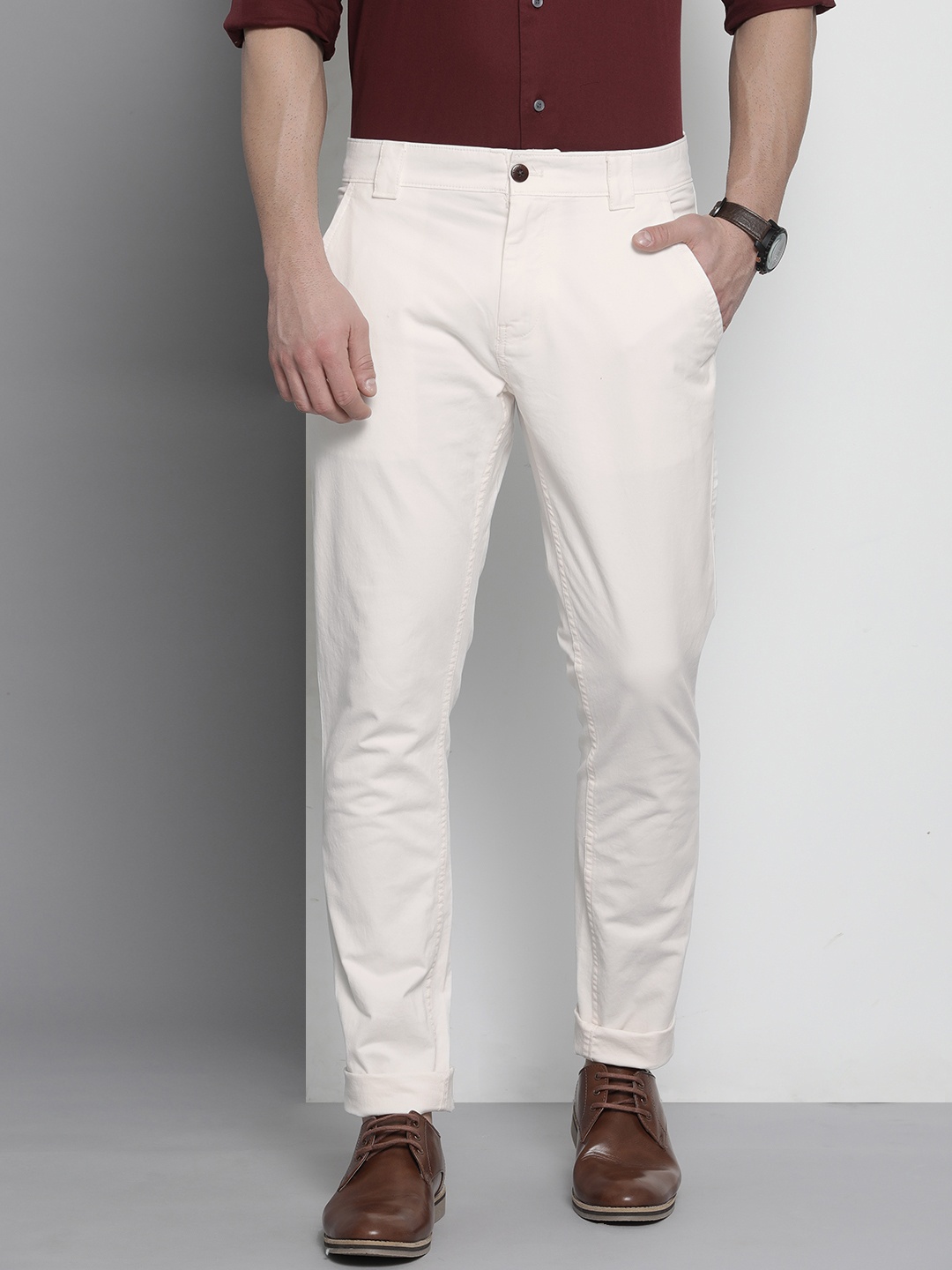 

Tommy Hilfiger Men White Solid Slim Fit Chinos