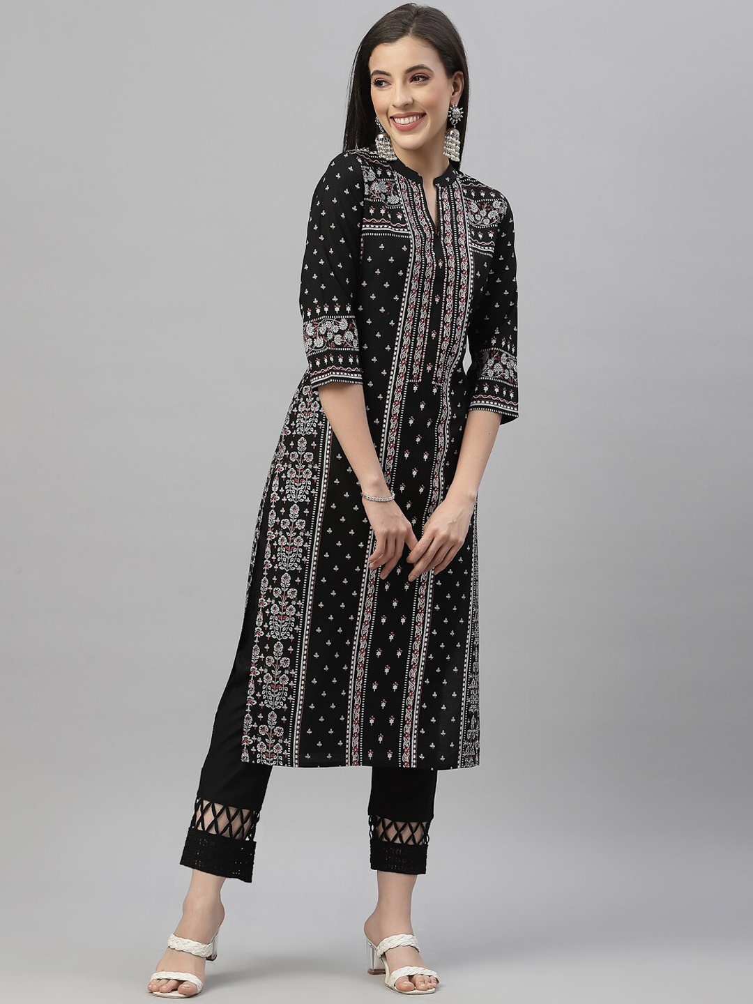

Juniper Women Black Geometric Printed Thread Work Kurta