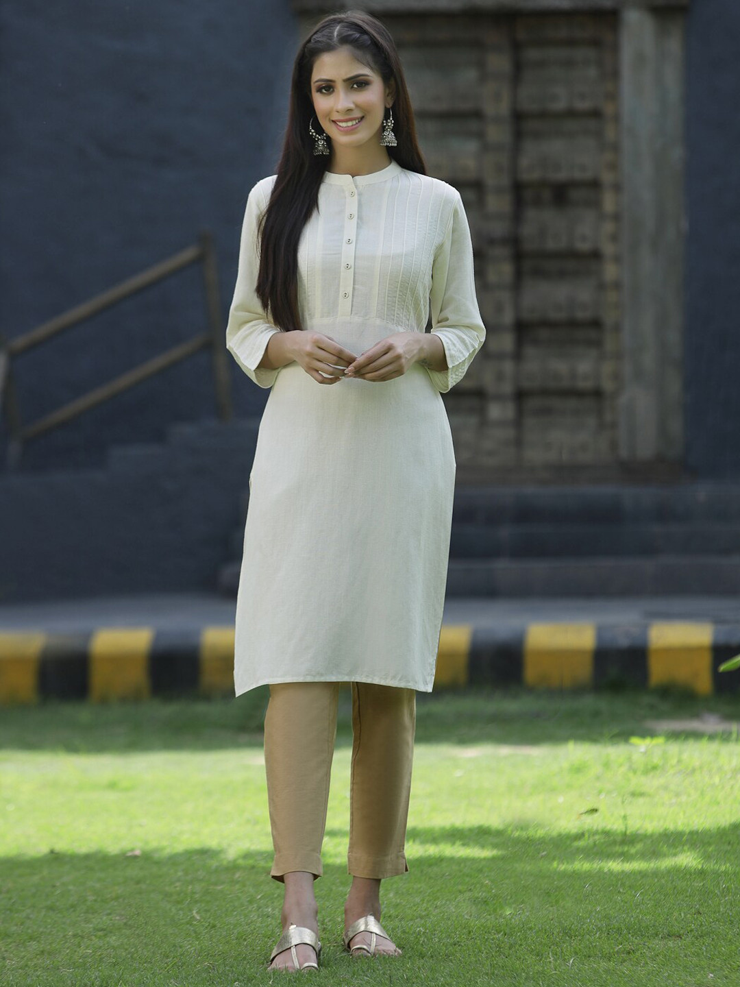 

Juniper Women Off White Striped Kurta