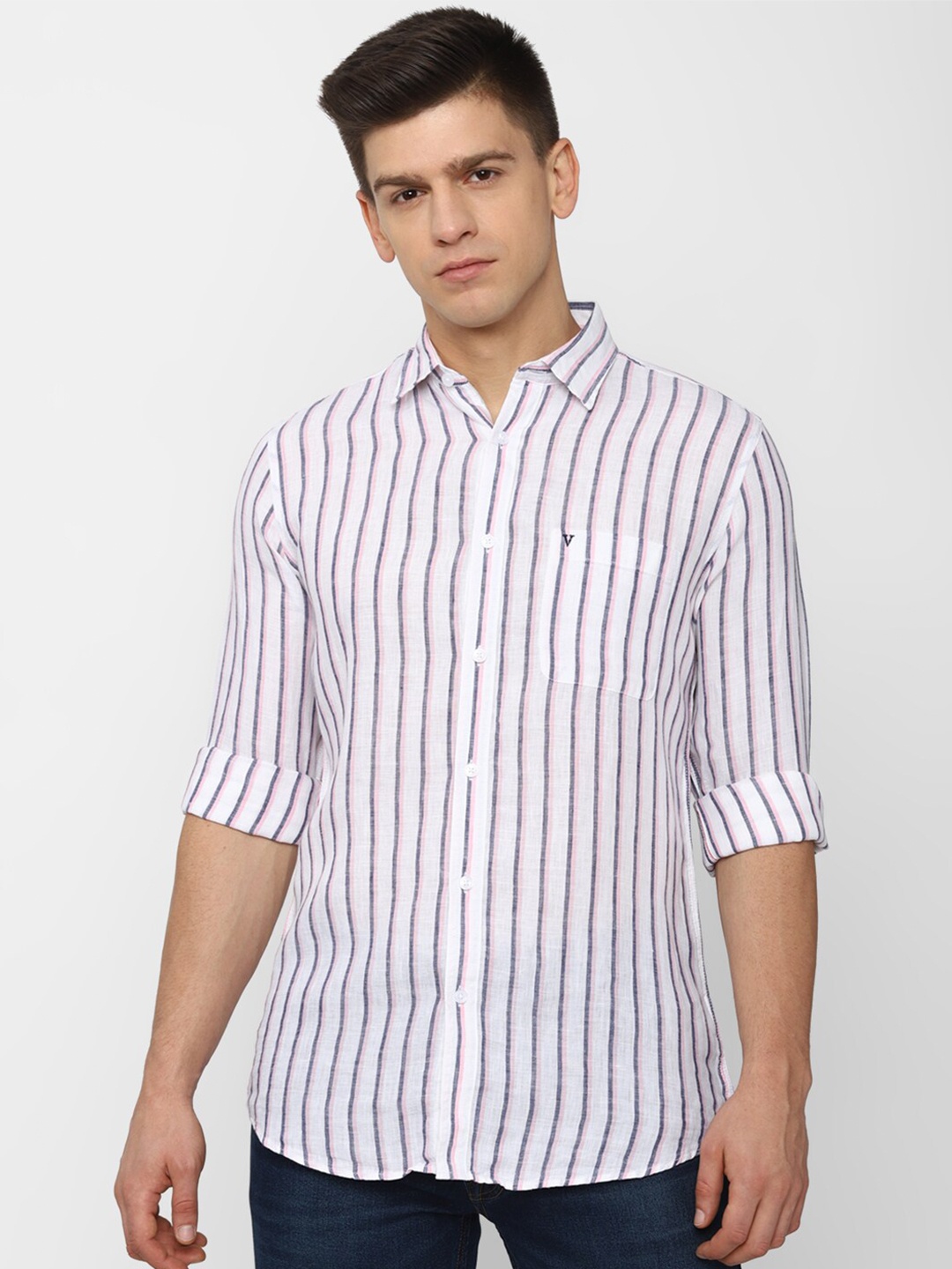 

Van Heusen Sport Men White Slim Fit Striped Casual Shirt
