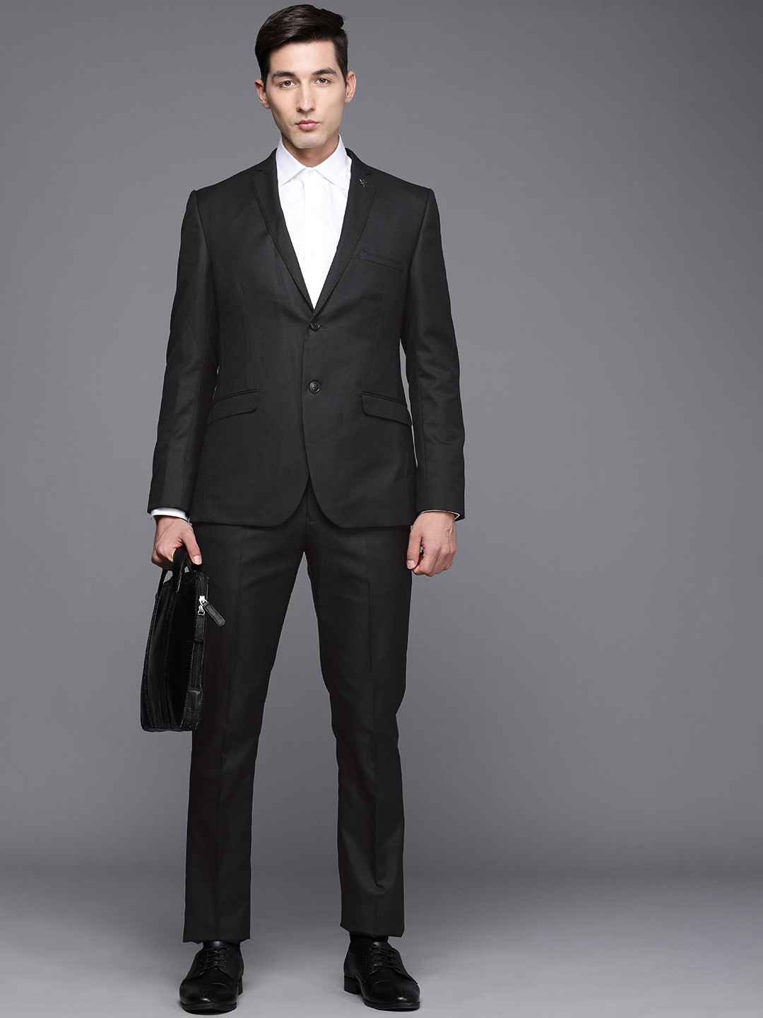

Theme Men Navy Blue Solid Slim Fit Two Piece Suit
