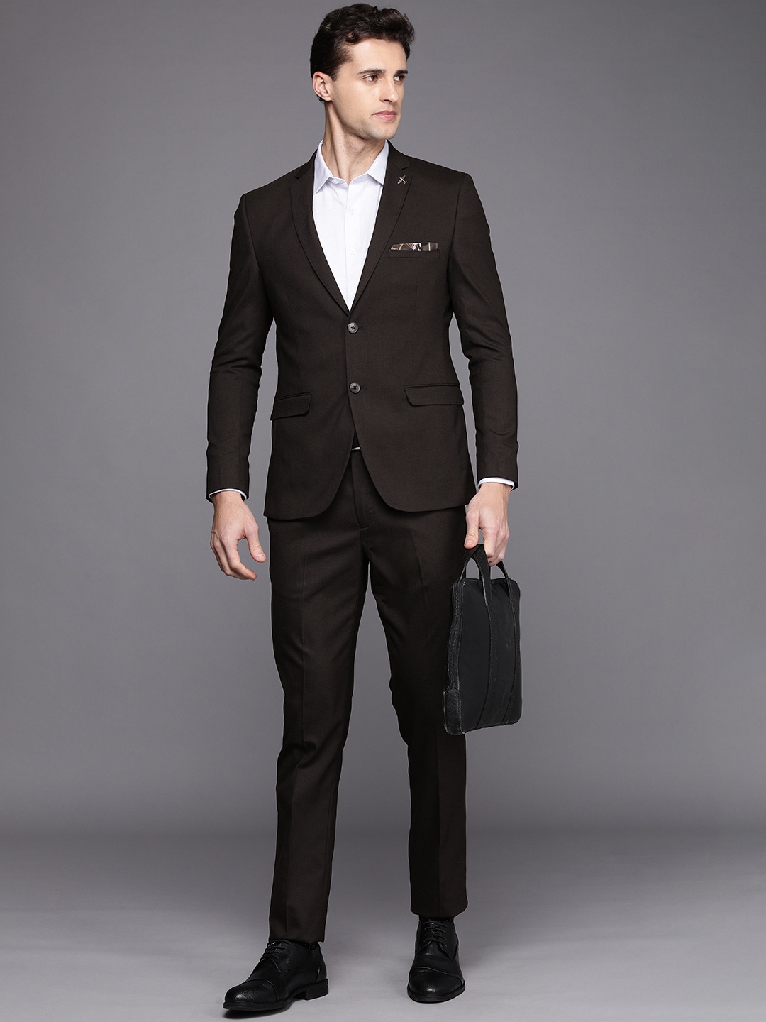 

Theme Men Coffee Brown Solid Slim Fit Two Piece Suit