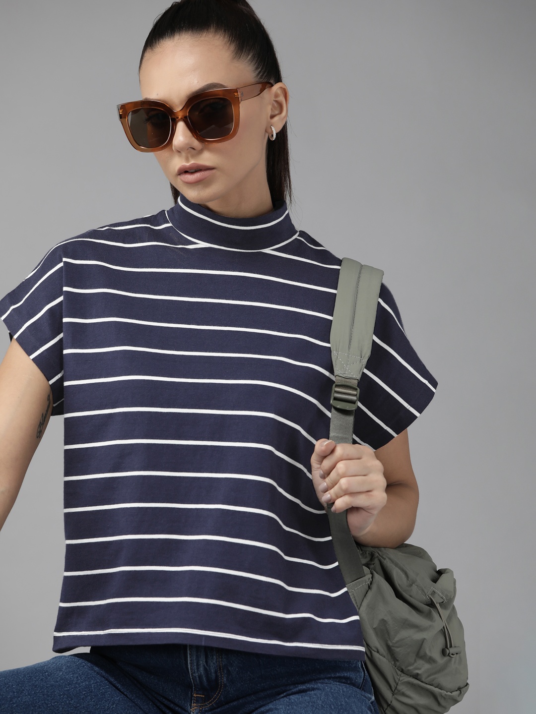 

Roadster Navy Blue & White Striped Top