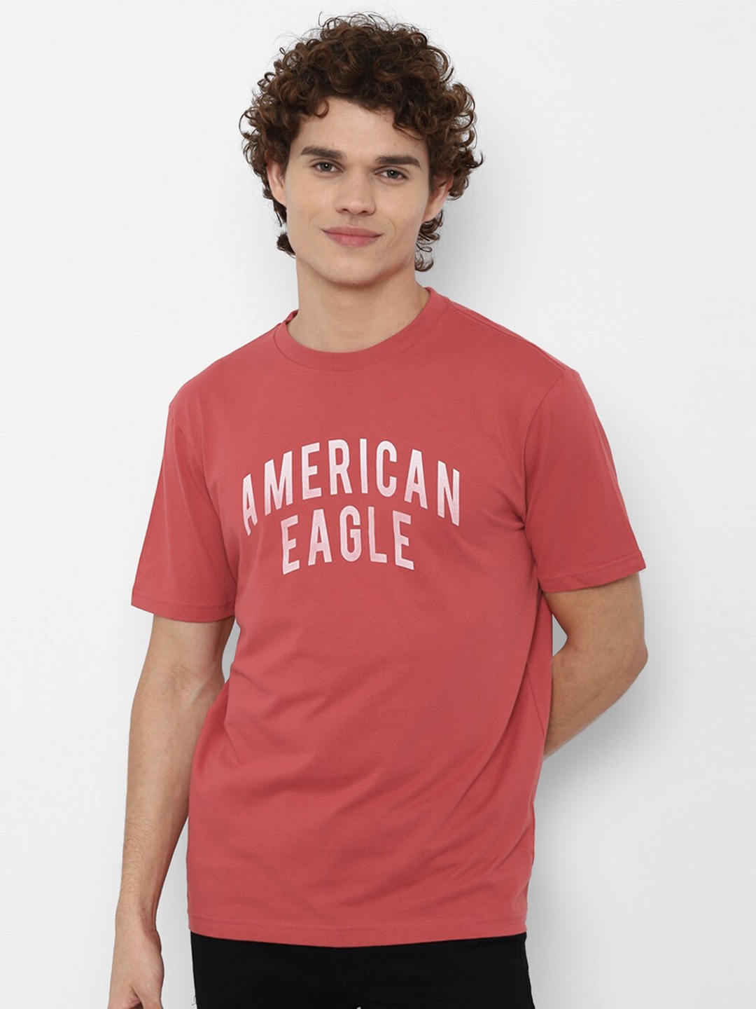 

AMERICAN EAGLE OUTFITTERS Men Red Typography Printed Applique T-shirt