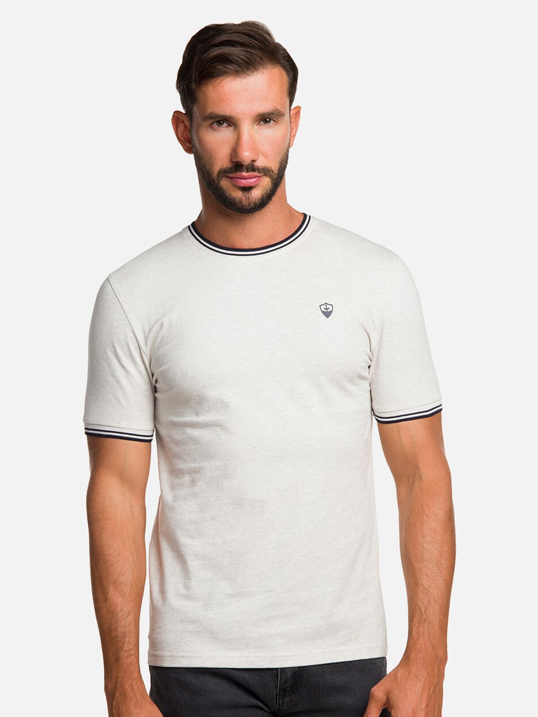 

R&B Men Grey V-Neck Slim Fit T-shirt
