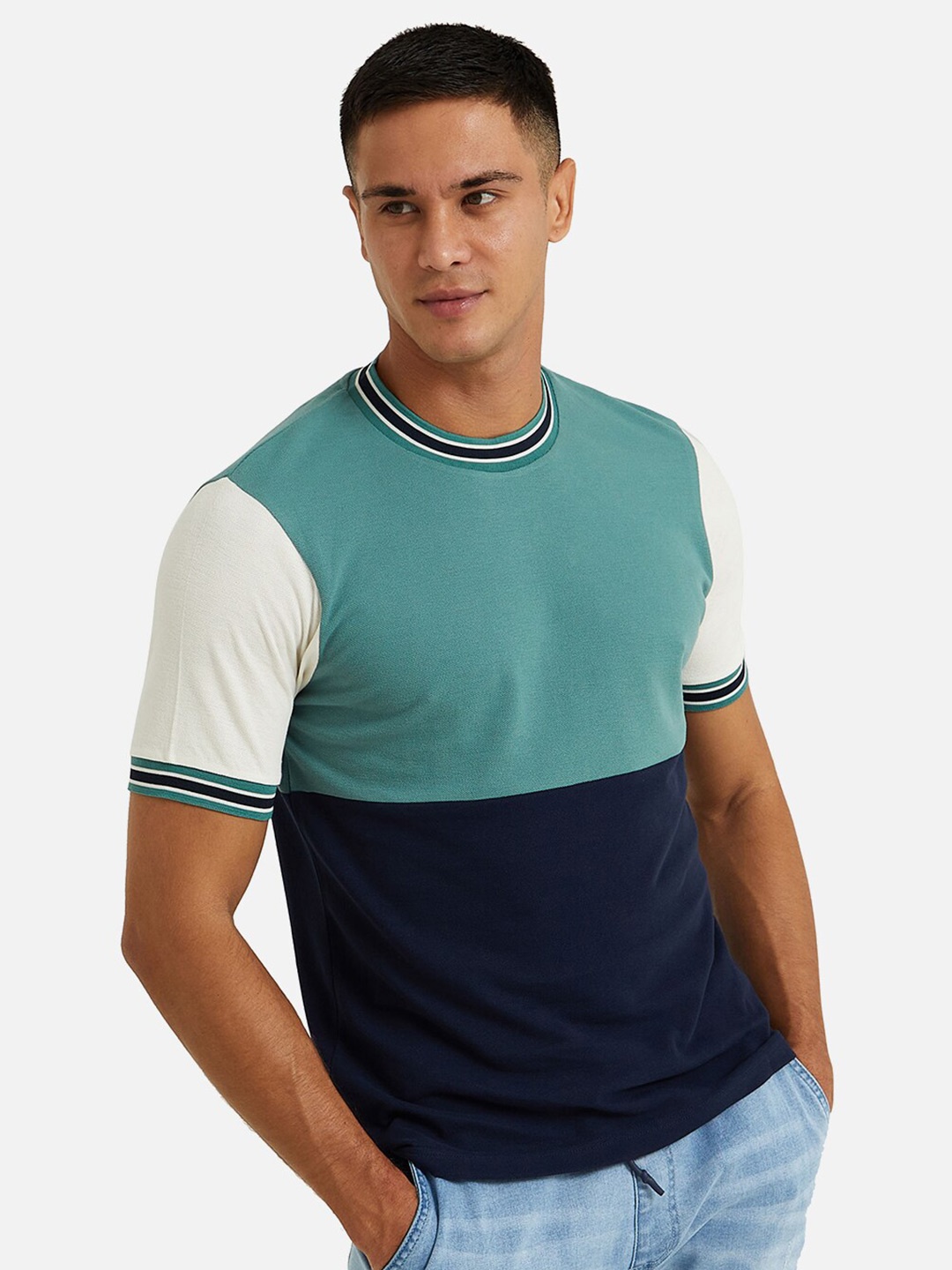 

R&B Men Green Colourblocked Slim Fit T-shirt