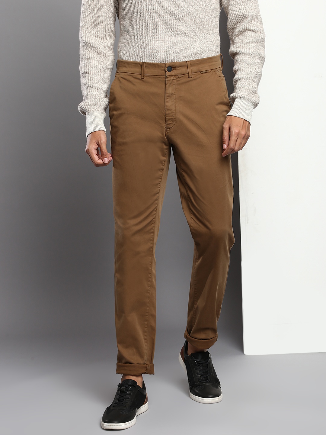 

Calvin Klein Jeans Men Brown Solid Slim Fit Chinos Trousers