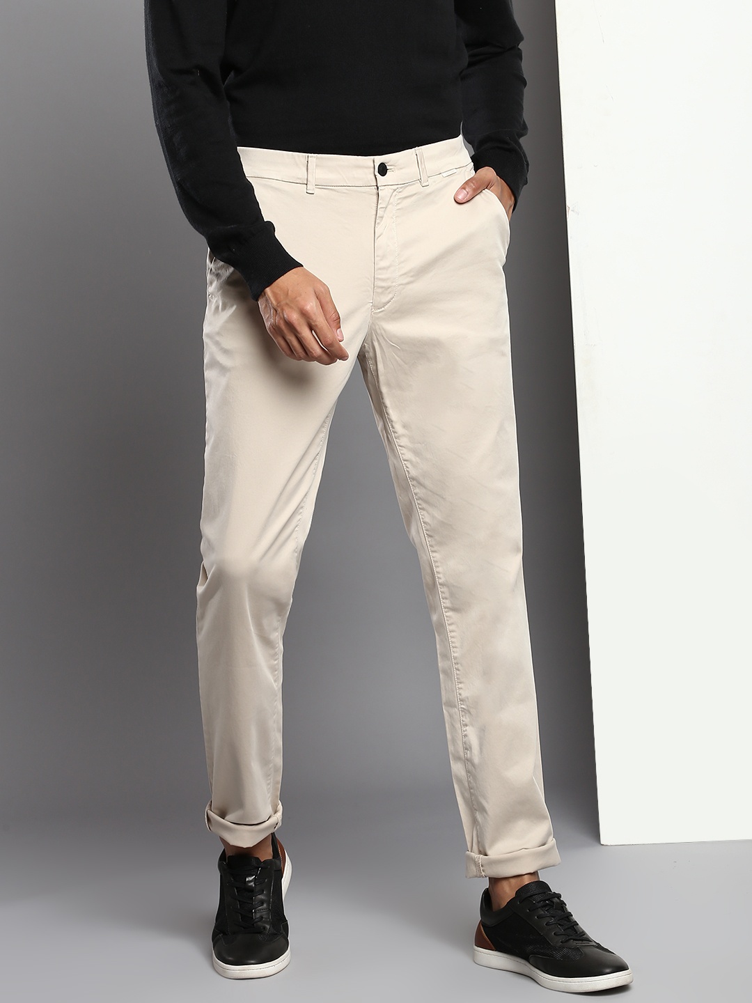 

Calvin Klein Jeans Men Beige Smart Slim Fit Chinos
