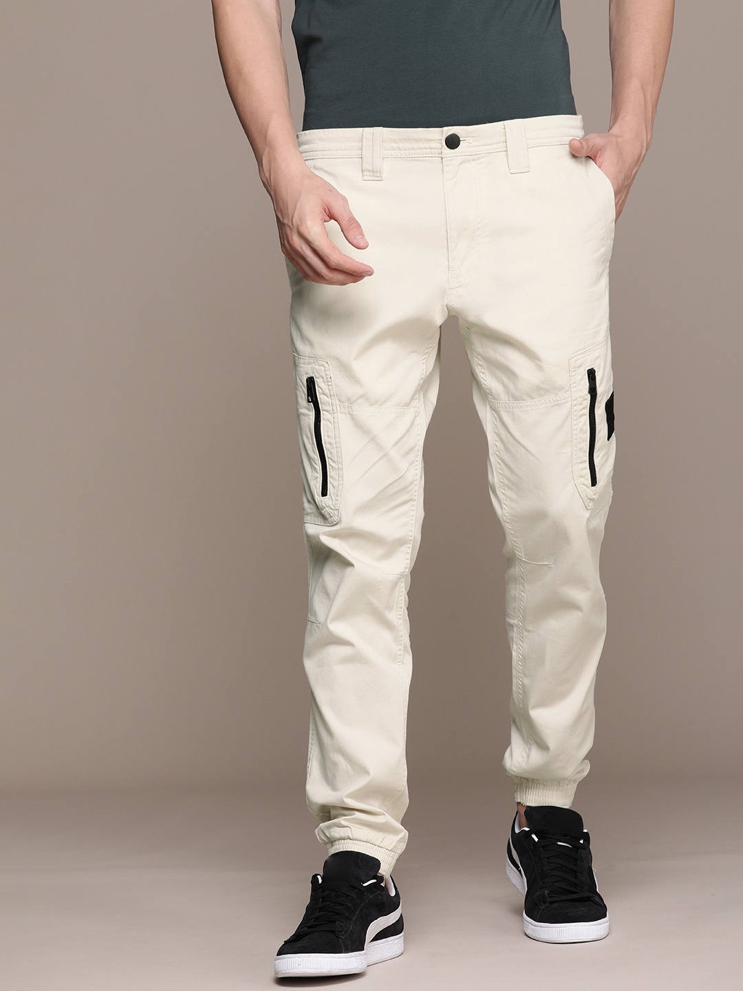 

Calvin Klein Jeans Men Beige Skinny Fit Cargos Trousers