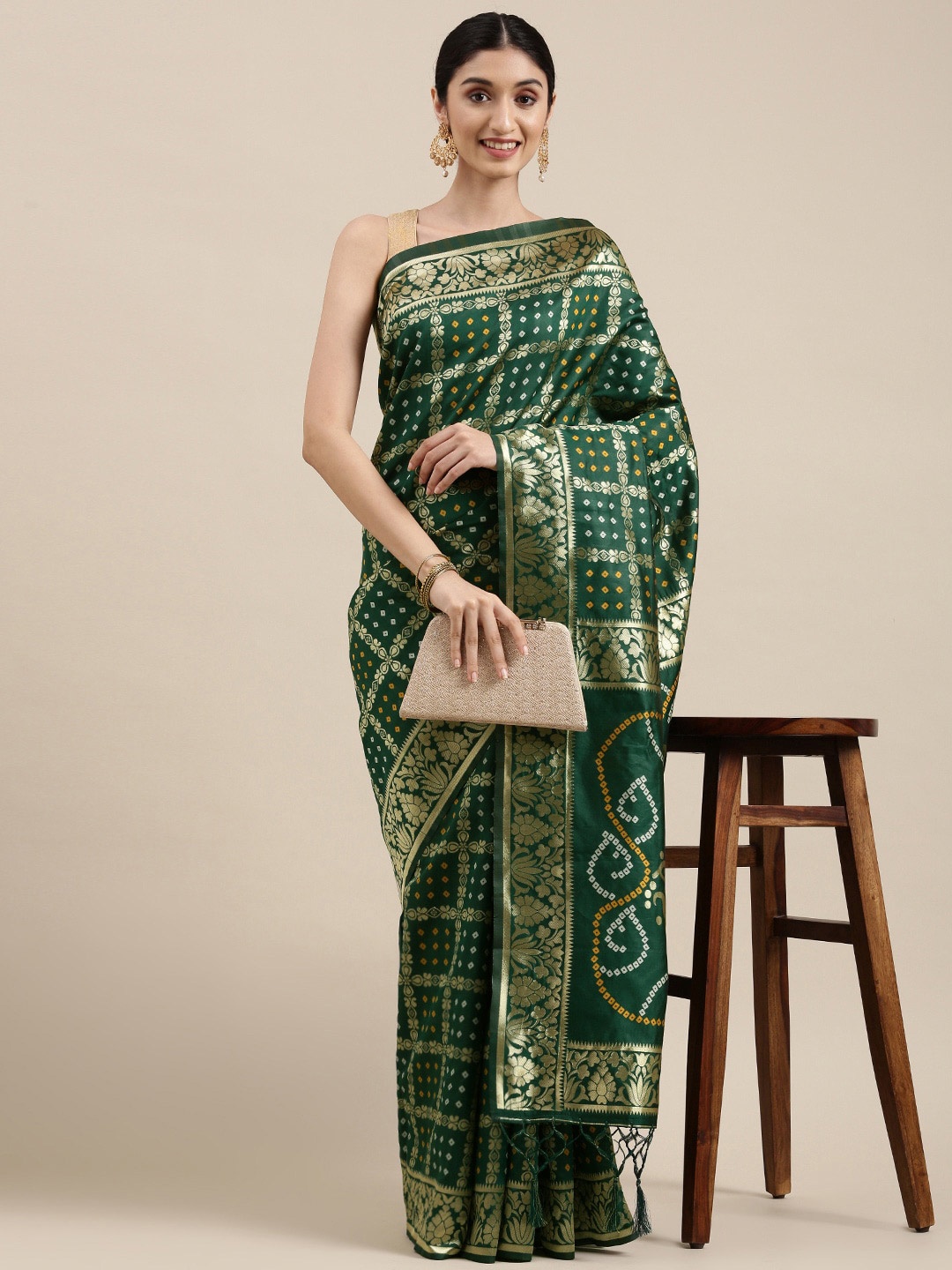 

Rekha Maniyar Green & Gold-Toned Floral Zari Silk Blend Banarasi Saree