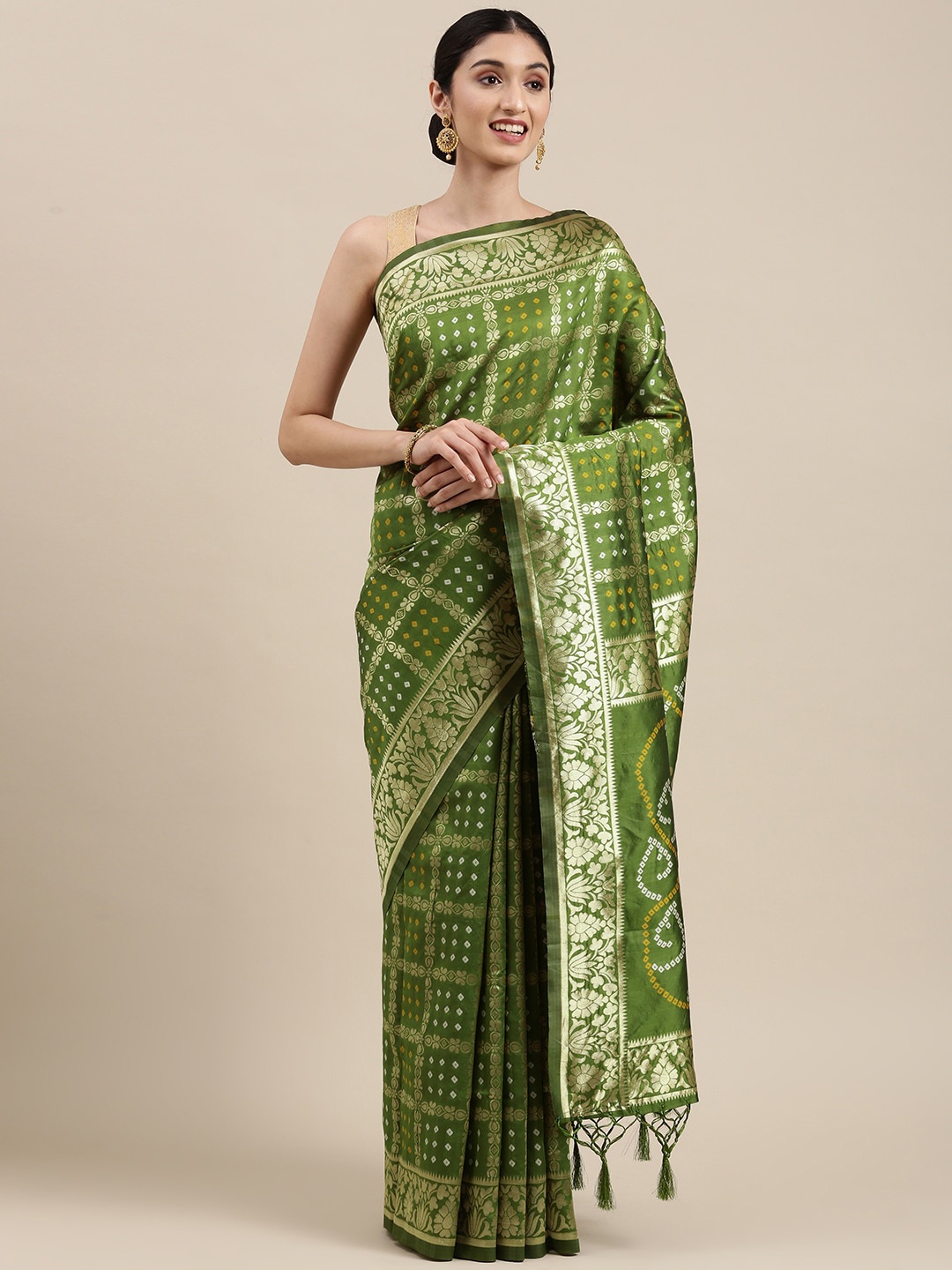 

Rekha Maniyar Fluorescent Green & Gold-Toned Floral Zari Silk Blend Banarasi Saree