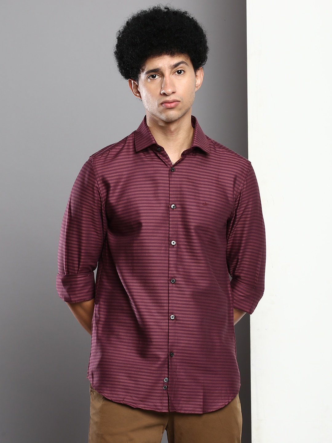 

Calvin Klein Jeans Men Burgundy Slim Fit Striped Casual Shirt