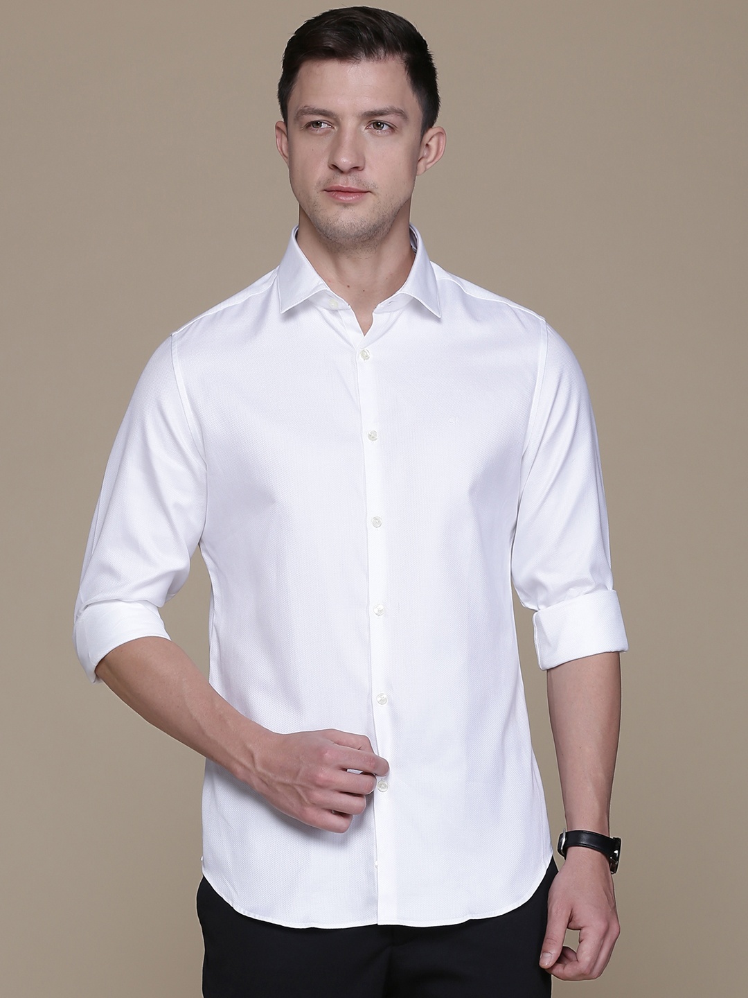 

Calvin Klein Jeans Men White Smart Slim Fit Micro Ditsy Opaque Self Design Casual Shirt